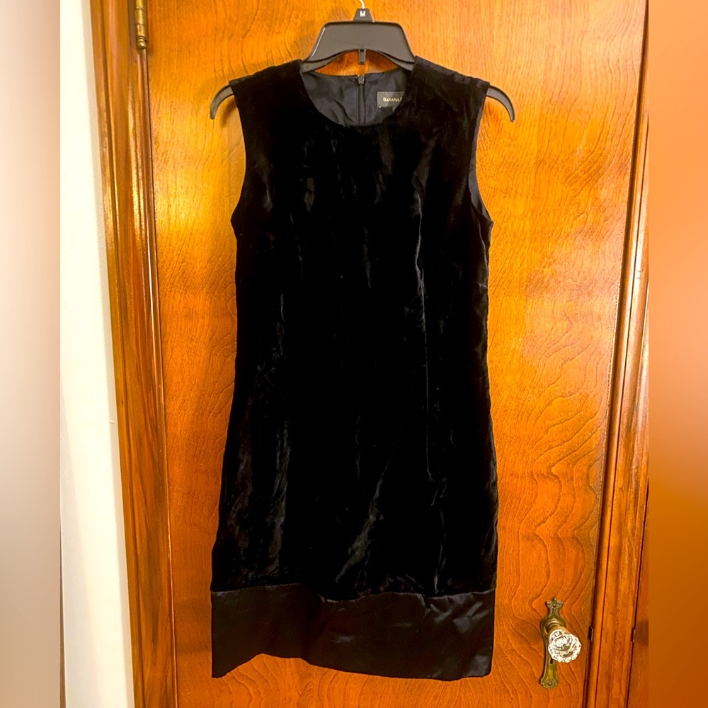 Black velvet sleeveless dress size 8